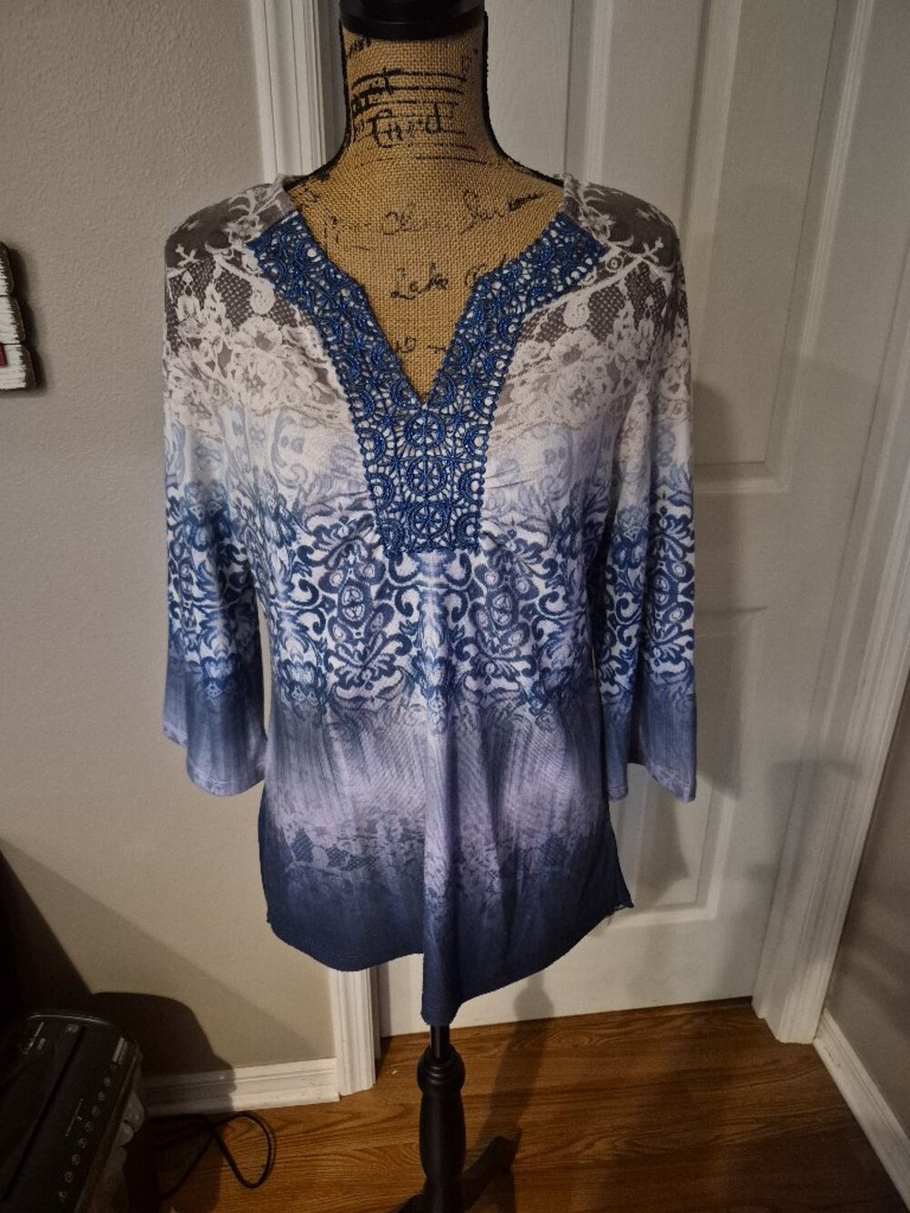 One World Blue and White Pullover Top Size PXL